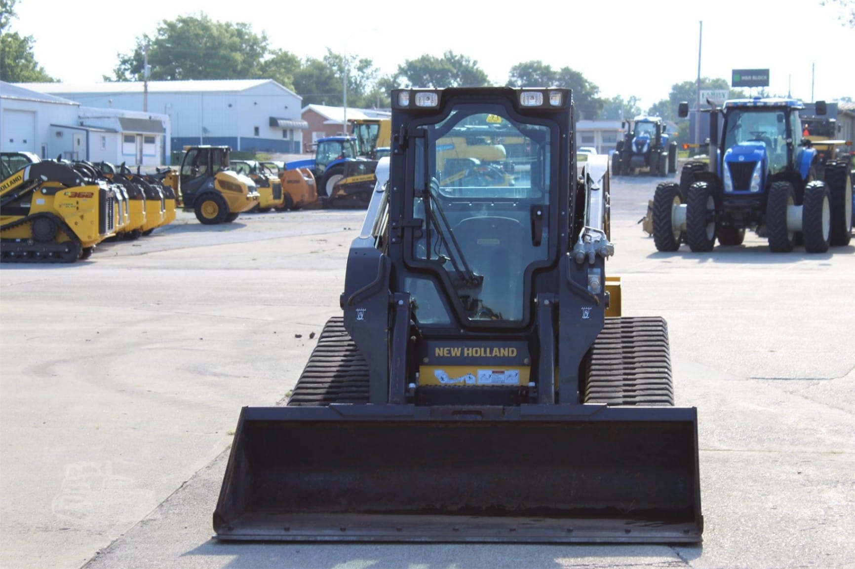 2017 New Holland C232 Track Loaders for sale in Atlantic, IA - listing photo 2 of 15