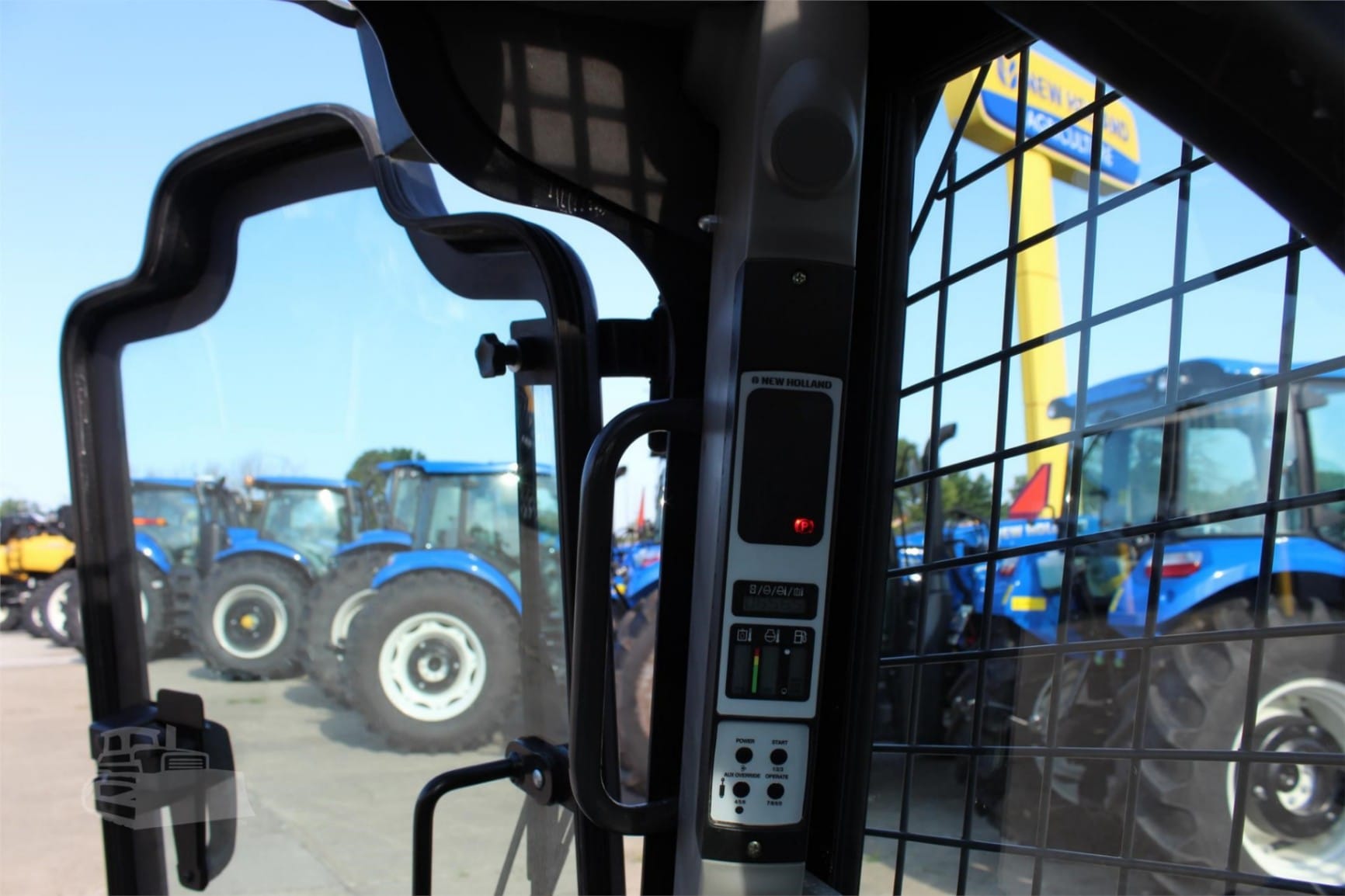 2017 New Holland C232 Track Loaders for sale in Atlantic, IA - listing photo 11 of 15