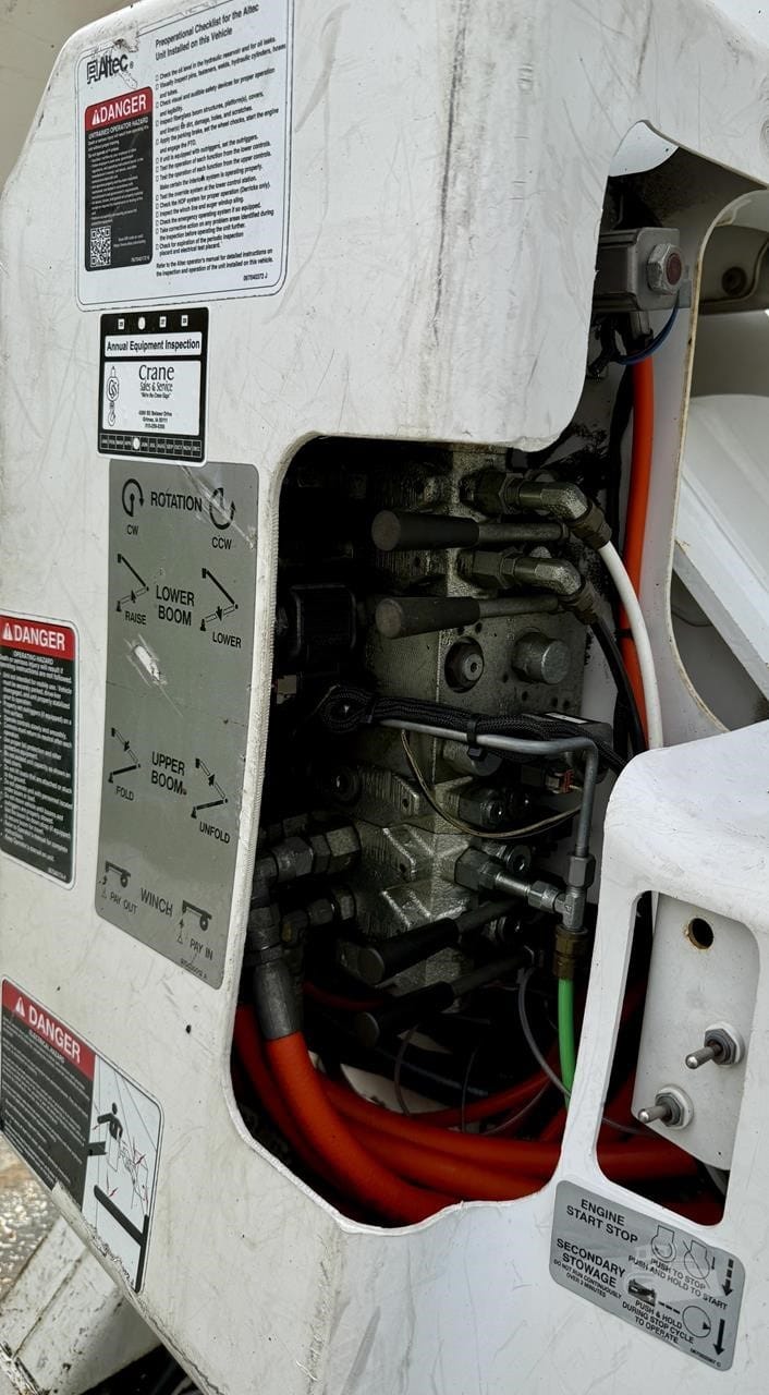 2018 Altec AA55 MH Service Mechanics Truck Crane for sale in Knoxville, IA - listing photo 20 of 38