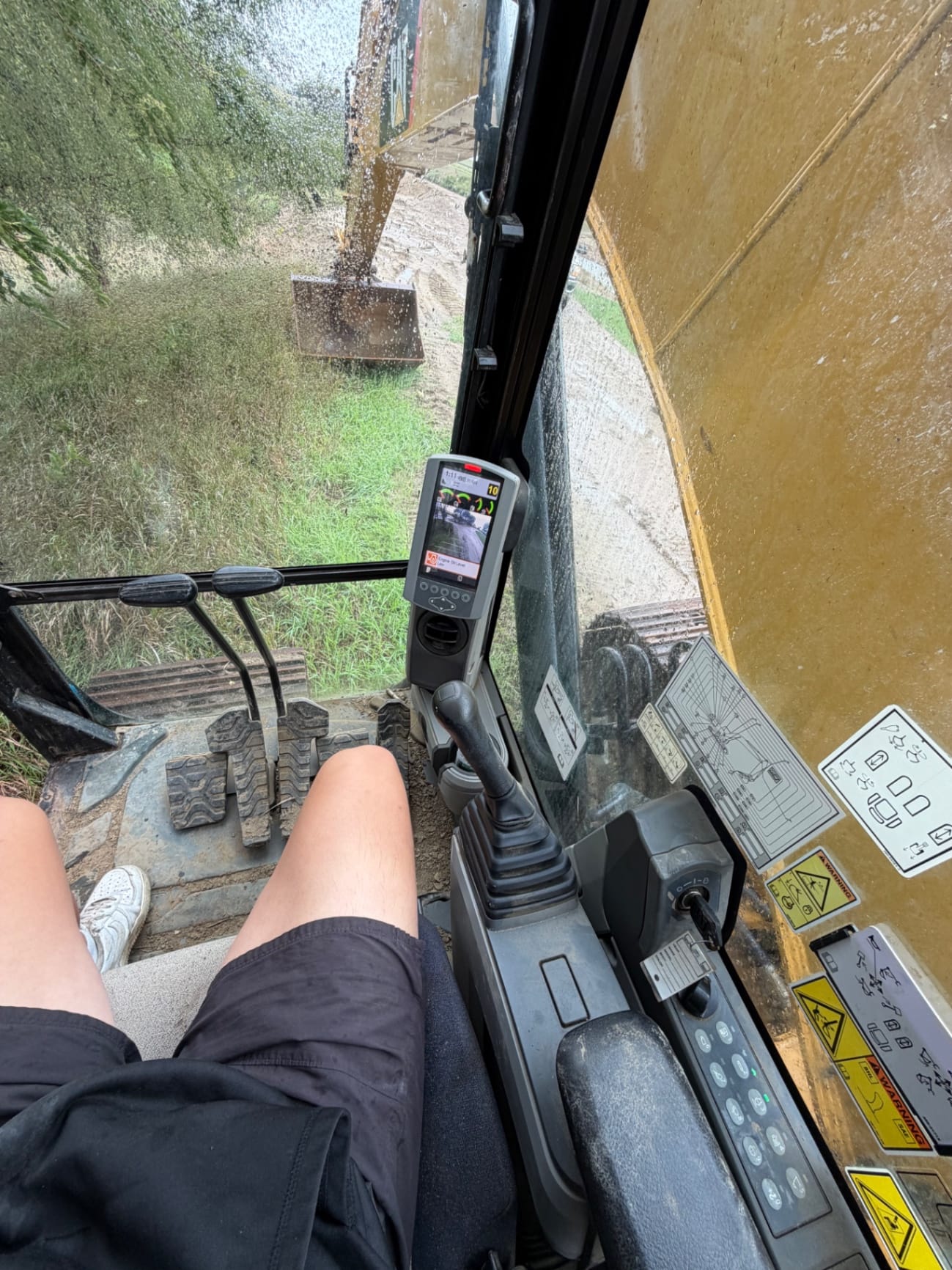 2018 Caterpillar 320 Excavators for sale in Sioux Center, IA - listing photo 8 of 10