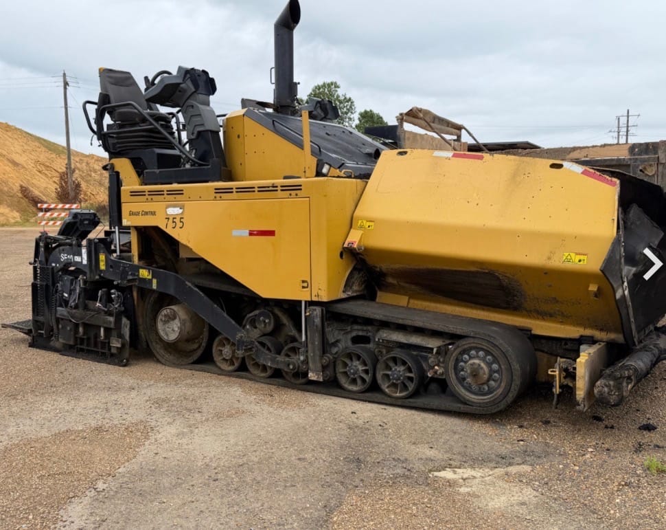 2018 Caterpillar AP1055 Asphalt Pavers for sale in City, MO - primary listing photo of 4