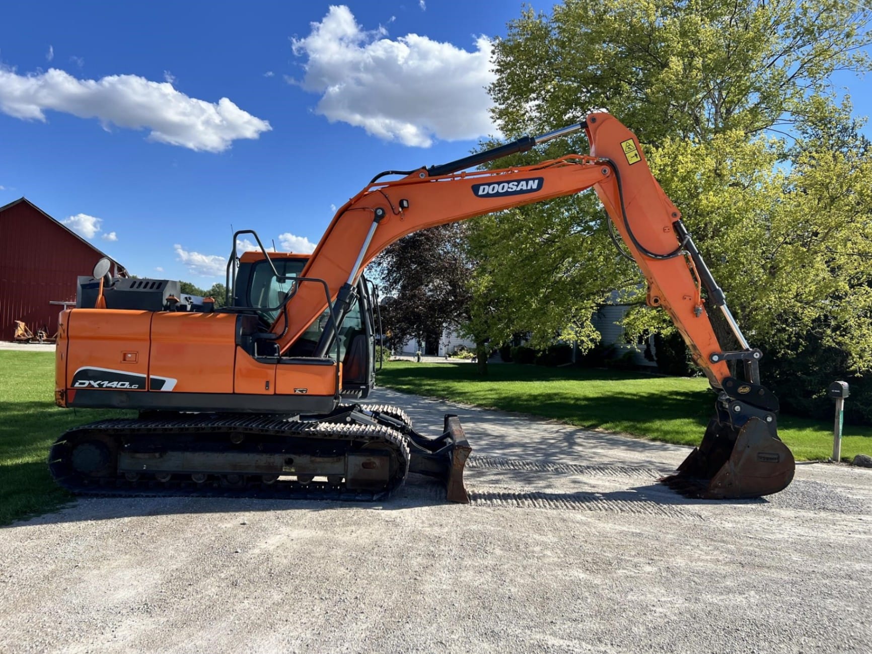 2018 DEVELON (Doosan) DX140 LC-5 Excavators for sale in Burgoon, OH - listing photo 6 of 8