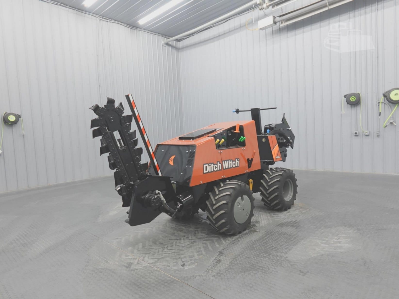 2018 Ditch Witch 410SX Trenchers for sale in Clinton, IL - listing photo 2 of 8