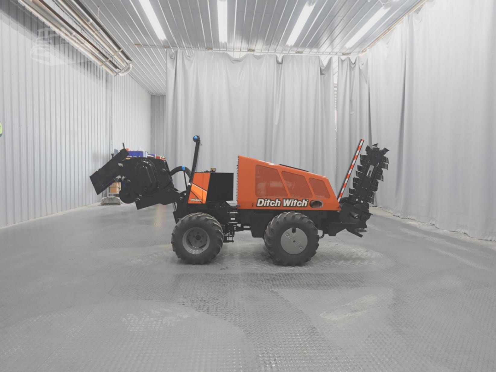 2018 Ditch Witch 410SX Trenchers for sale in Clinton, IL - listing photo 4 of 8