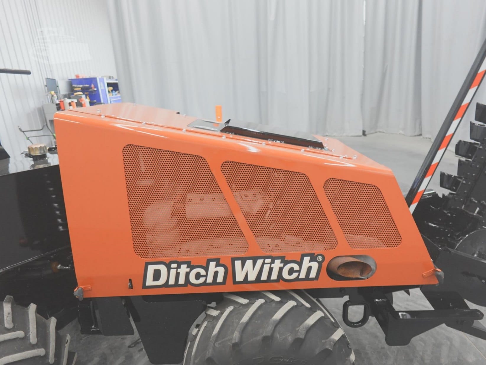 2018 Ditch Witch 410SX Trenchers for sale in Clinton, IL - listing photo 7 of 8