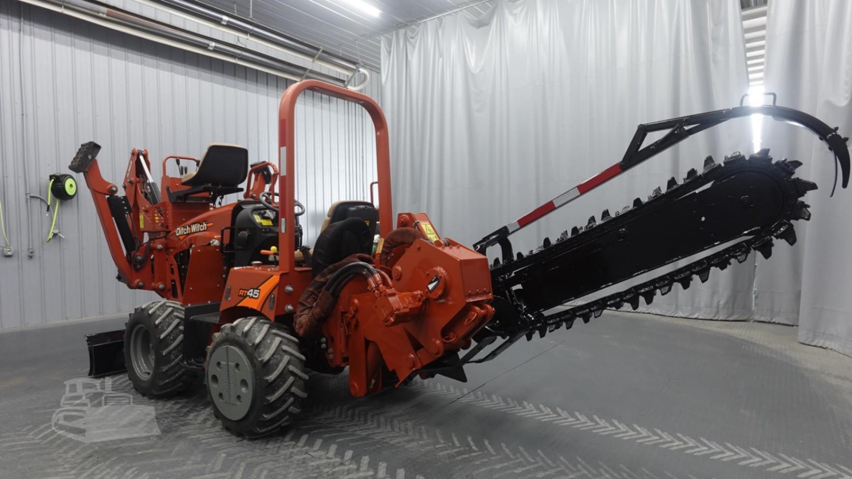 2018 Ditch Witch RT45 Trenchers for sale in Clinton, IL - listing photo 3 of 8
