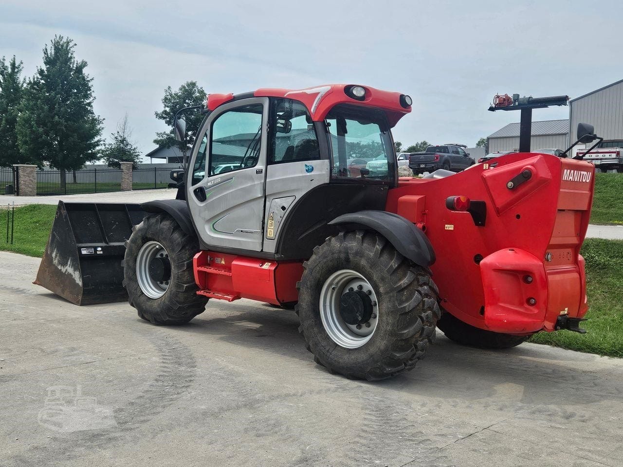 2018 Manitou MLT960 Telehandlers Forklifts for sale in Panora, IA - listing photo 2 of 15