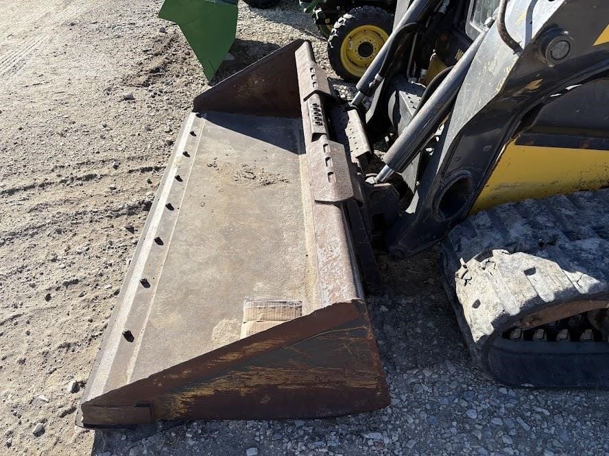 2018 New Holland C237 Track Loaders for sale in Alta, IA - listing photo 9 of 24