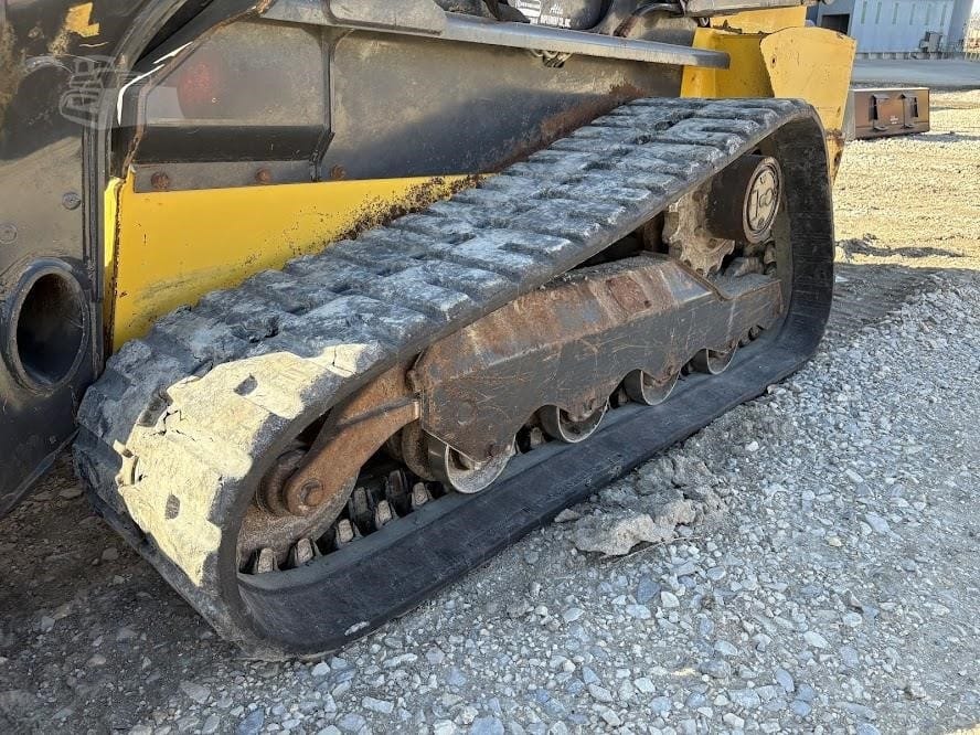2018 New Holland C237 Track Loaders for sale in Alta, IA - listing photo 17 of 24