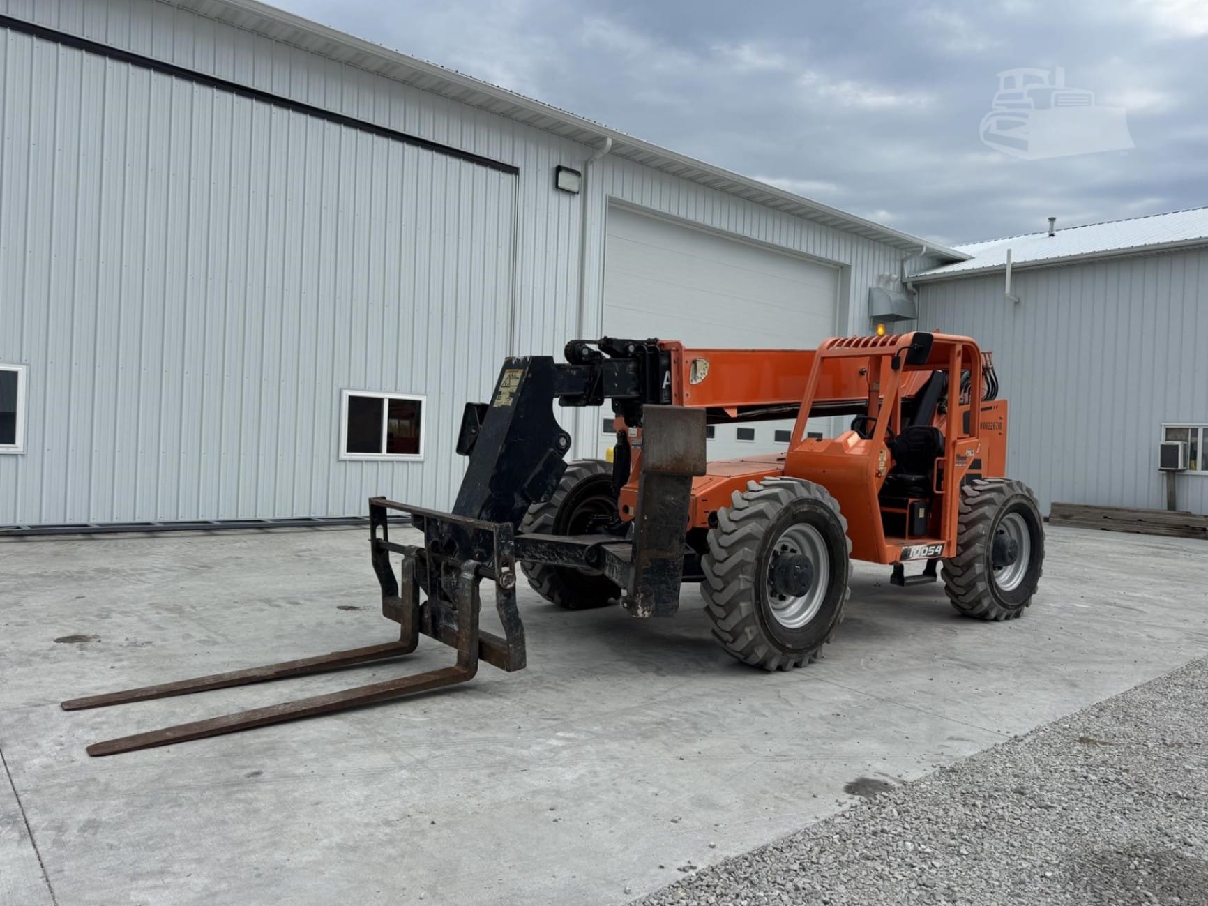 2018 SkyTrak (JLG) skytrak-jlg-10054 Telehandlers Forklifts for sale in Chatsworth, IL - listing photo 2 of 8