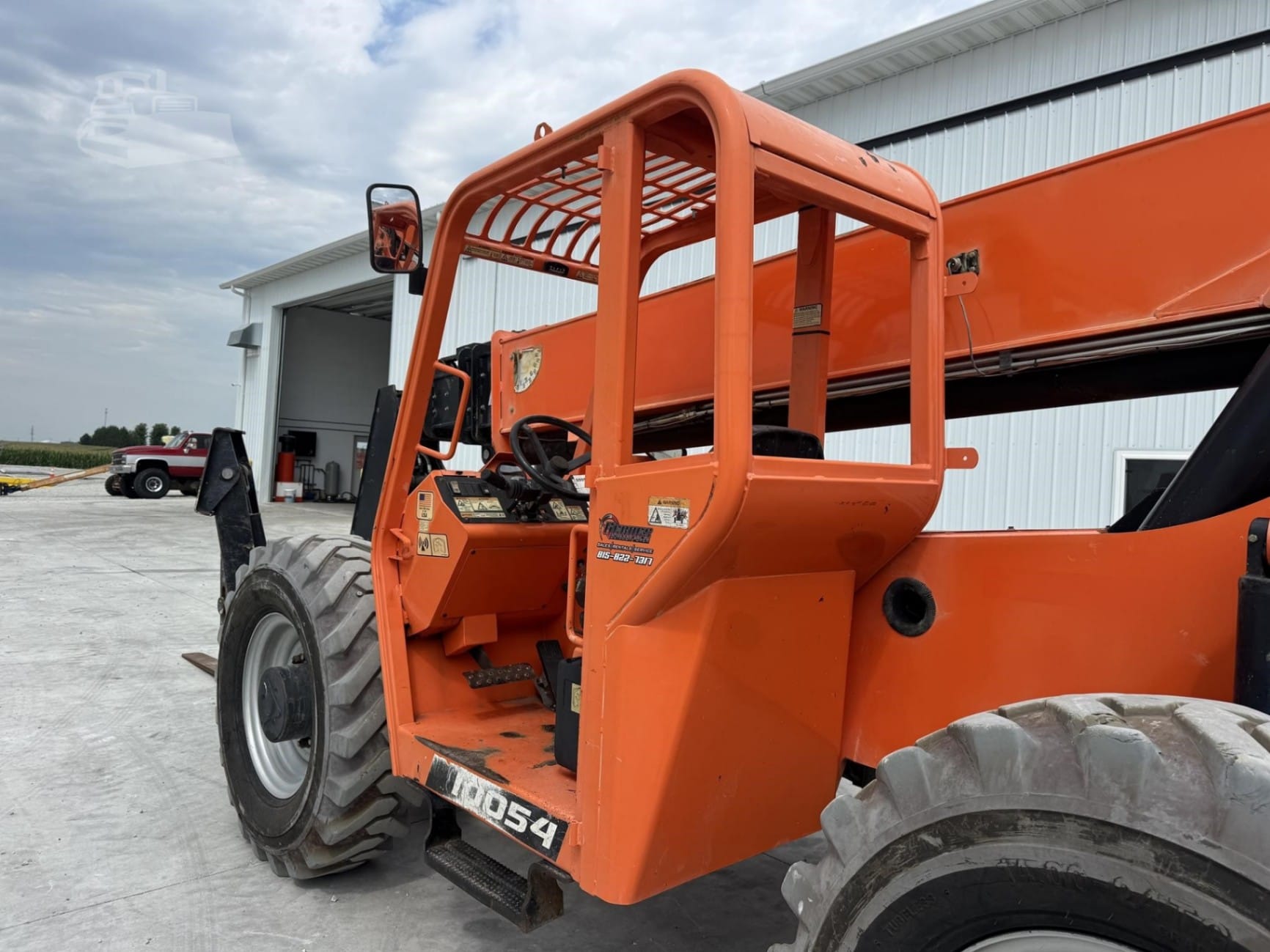 2018 SkyTrak (JLG) skytrak-jlg-10054 Telehandlers Forklifts for sale in Chatsworth, IL - listing photo 6 of 8