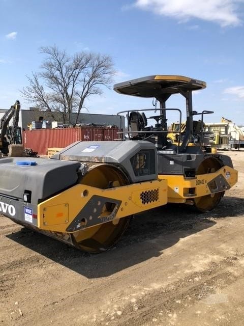 2018 Volvo DD140C Smooth Drum Rollers for sale in Omaha, NE - primary listing photo of 8