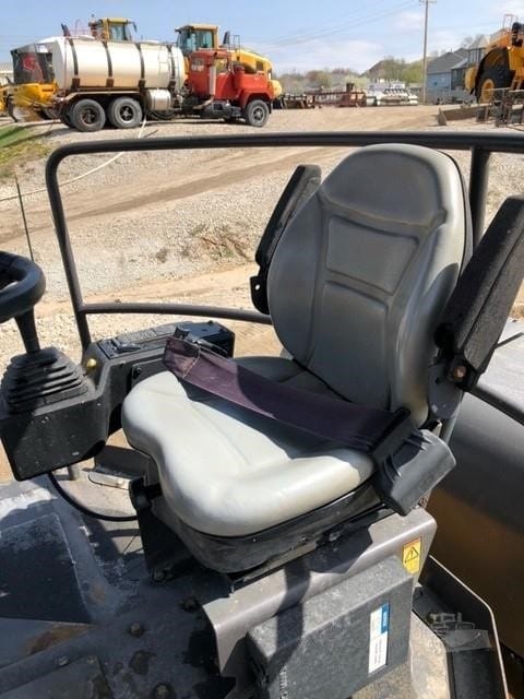 2018 Volvo DD140C Smooth Drum Rollers for sale in Omaha, NE - listing photo 6 of 8