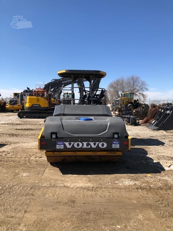 2018 Volvo DD140C Smooth Drum Rollers for sale in Omaha, NE - listing photo 7 of 8