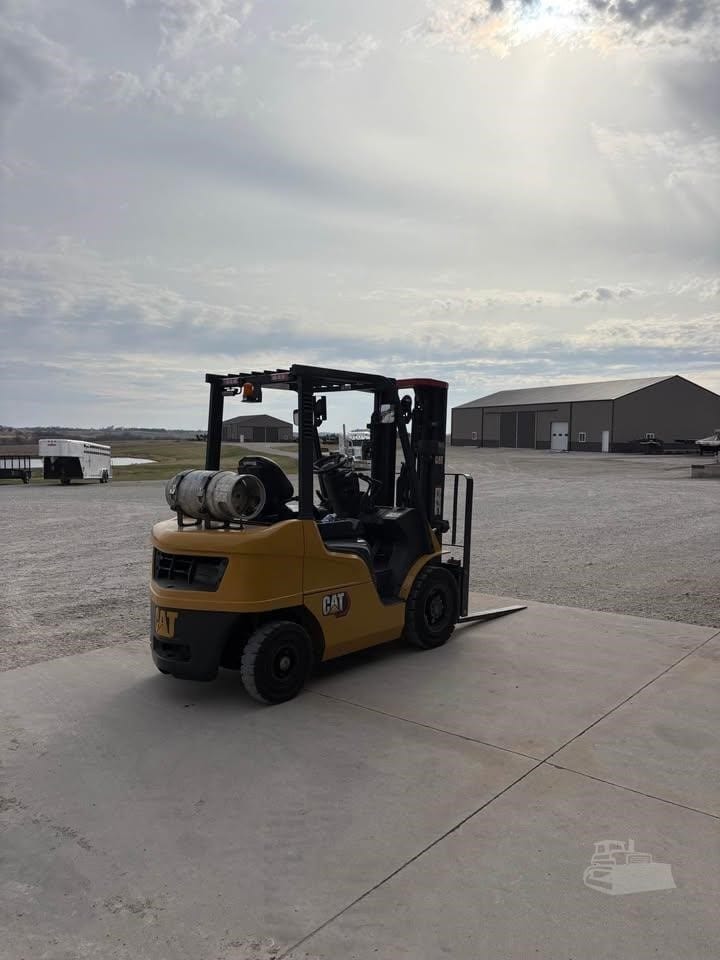 2019 Cat Lift Trucks GP25N Industrial Forklift Counterbalance for sale in Mount Ayr, IA - listing photo 3 of 7
