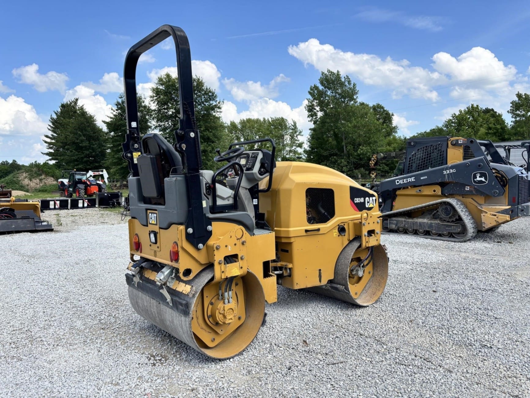 2019 Caterpillar CB24B Smooth Drum Rollers for sale in Jewett, IL - listing photo 3 of 8
