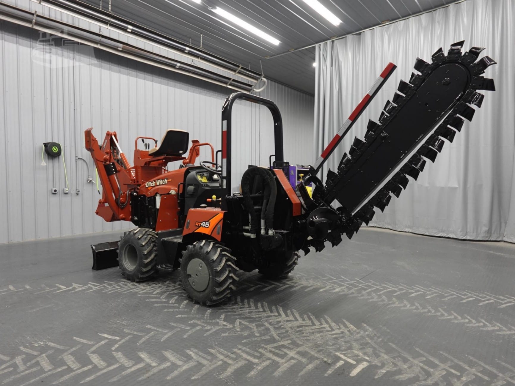 2019 Ditch Witch RT45 Trenchers for sale in Clinton, IL - listing photo 3 of 8