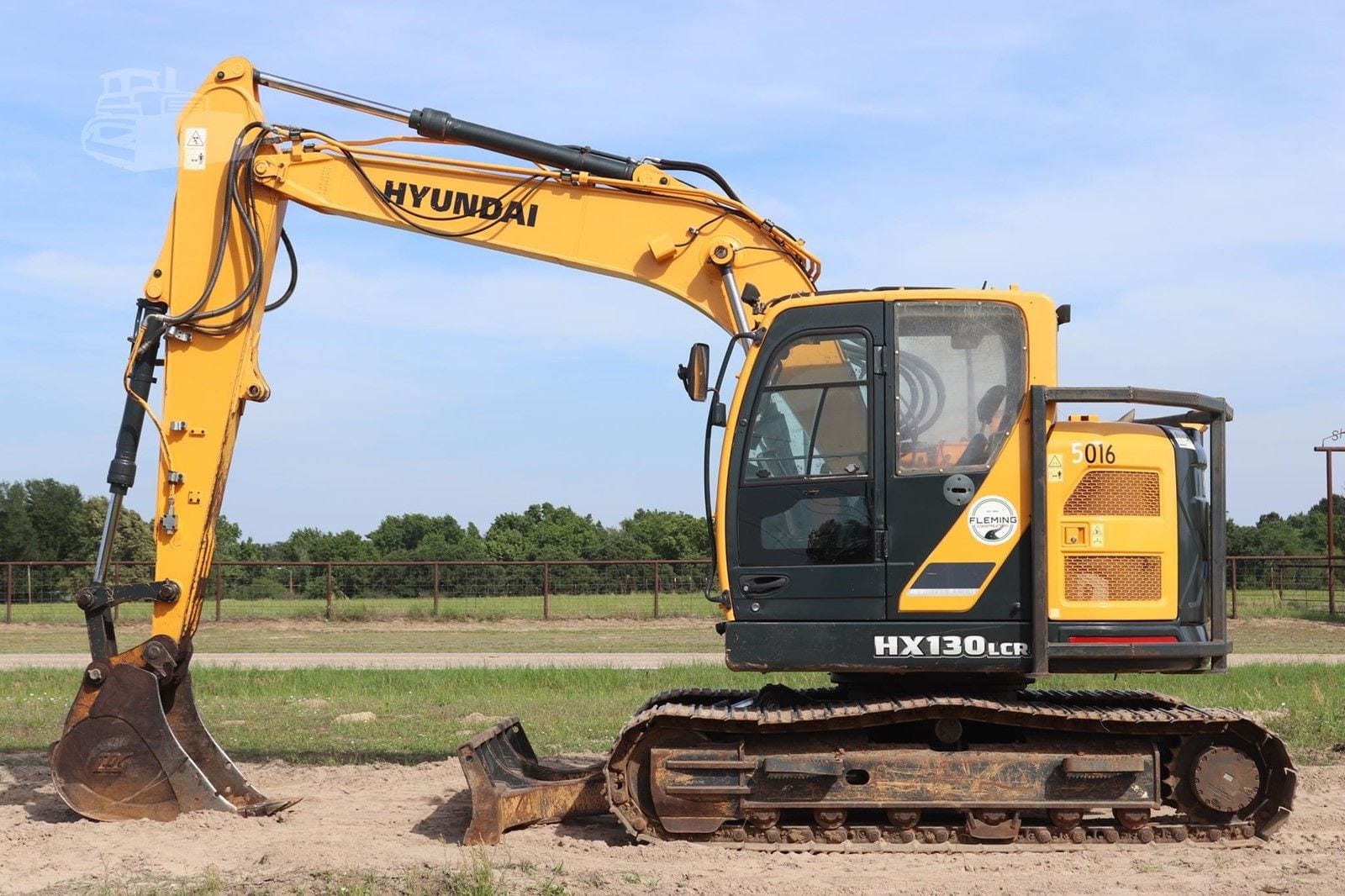 2019 Hyundai HX130 LCR Excavators for sale in Lindale, TX - listing photo 2 of 6