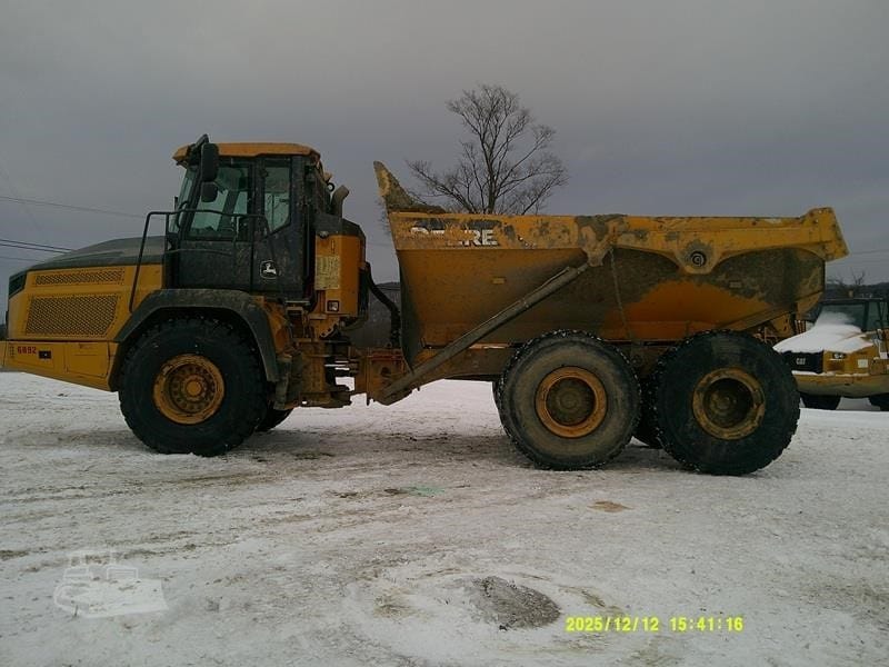 2019 John Deere 260E Dumpers Haulers for sale in Preble, NY - listing photo 2 of 10