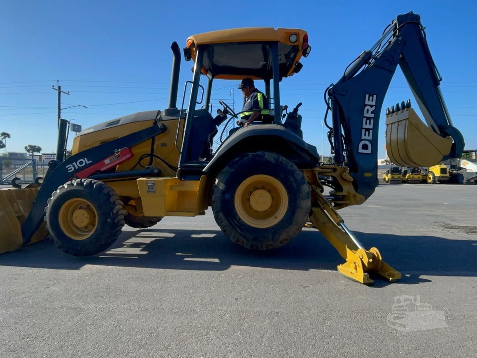 2019 John Deere 310L Backhoe Loaders for sale in McAllen, TX - listing photo 4 of 8