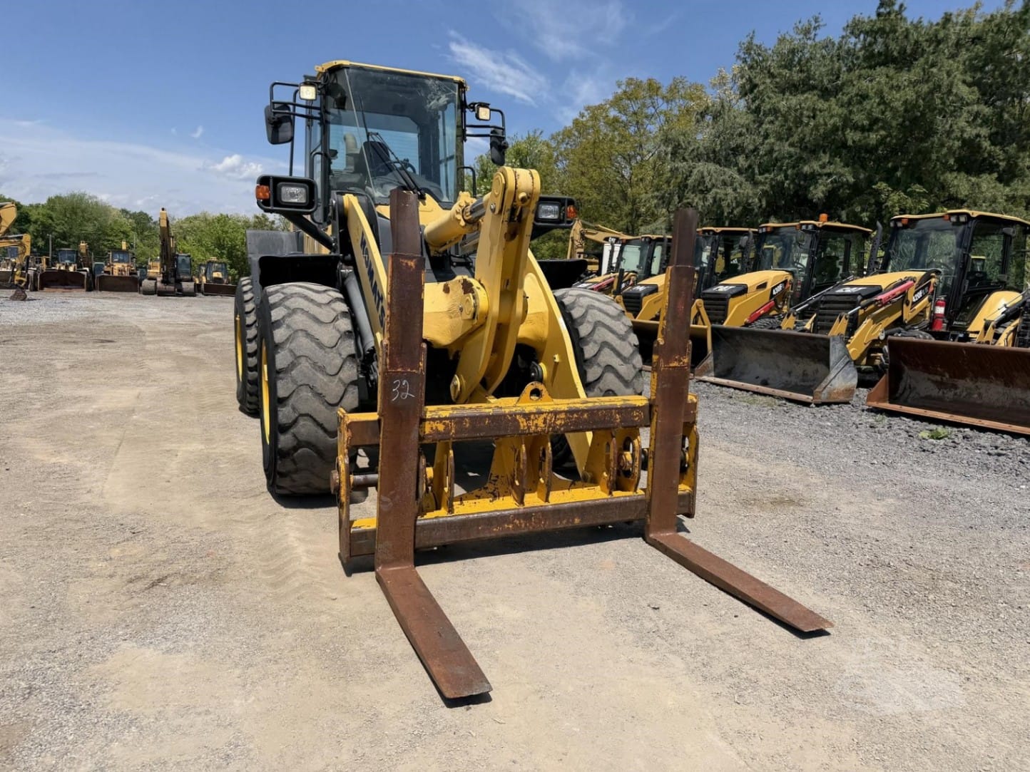 2019 Komatsu WA320-8 Wheel Loaders for sale in Harrisburg, PA - listing photo 8 of 8