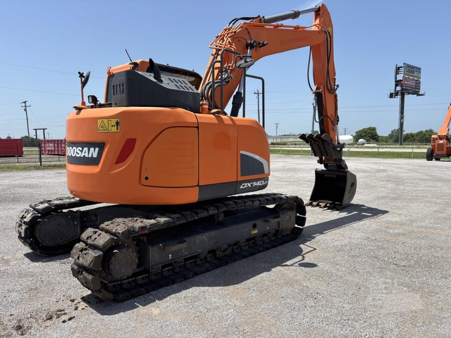 2020 DEVELON (Doosan) DX140 LC-5 Excavators for sale in Mounds, OK - listing photo 3 of 8