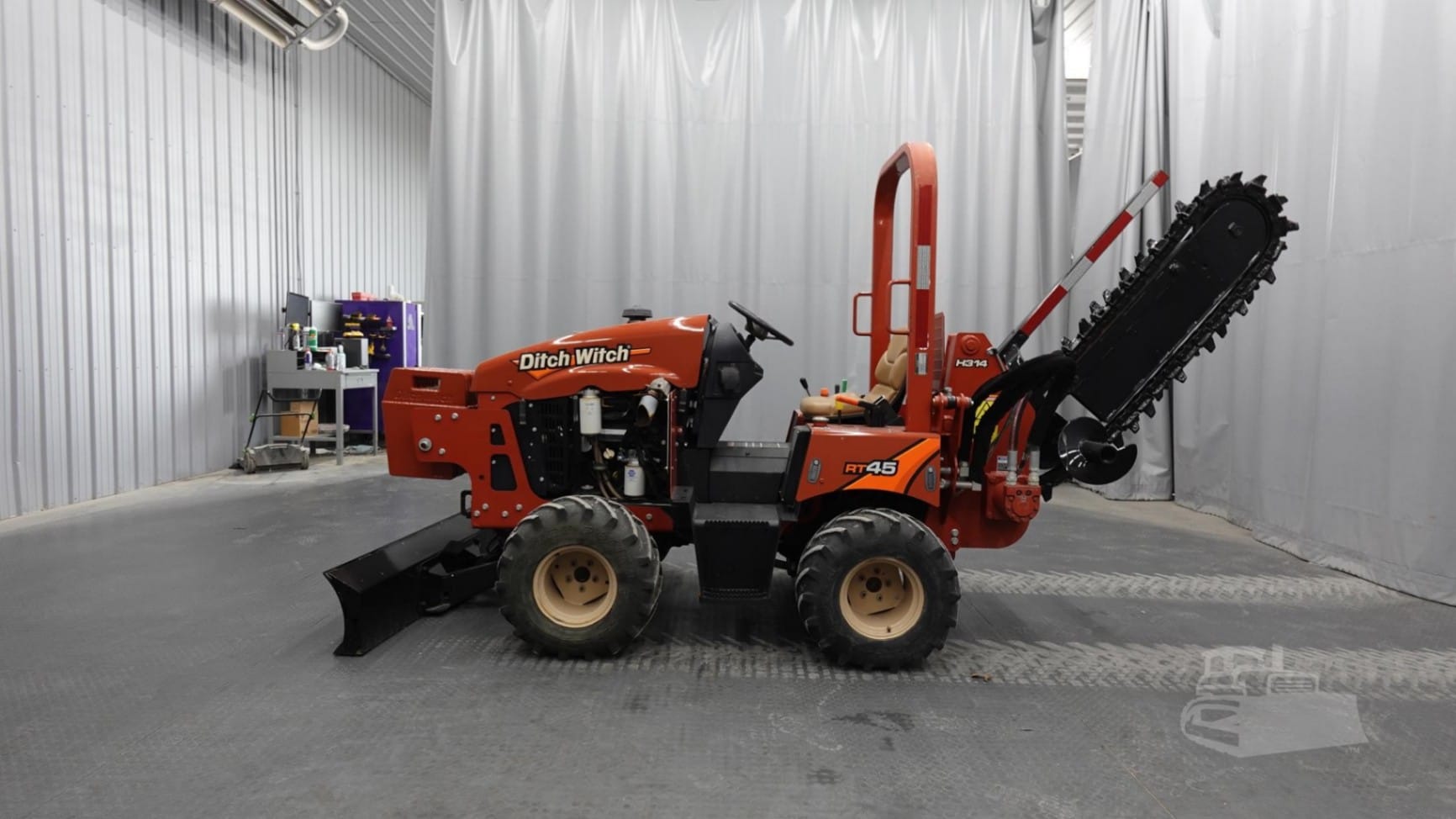 2020 Ditch Witch RT45 Trenchers for sale in Clinton, IL - primary listing photo of 8