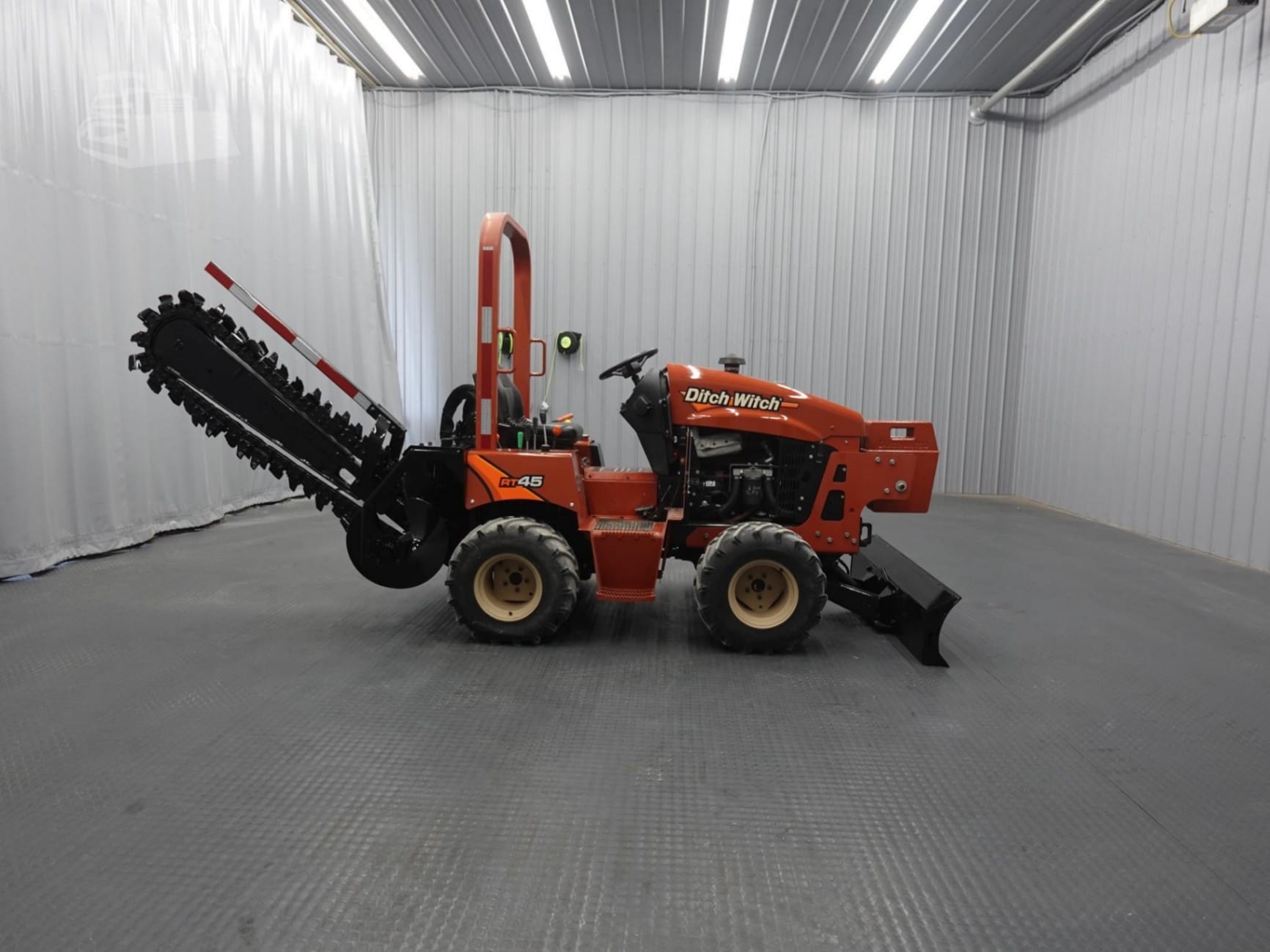 2020 Ditch Witch RT45 Trenchers for sale in Clinton, IL - listing photo 4 of 8