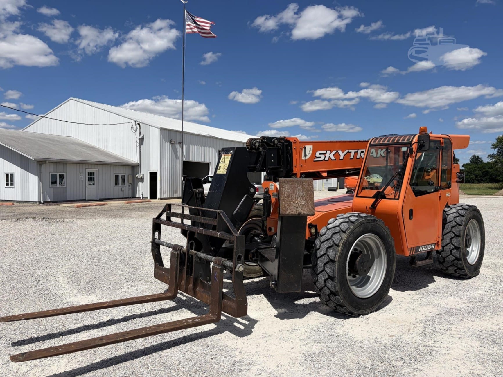 2020 SkyTrak (JLG) skytrak-jlg-10054 Telehandlers Forklifts for sale in Clay City, IL - listing photo 2 of 8