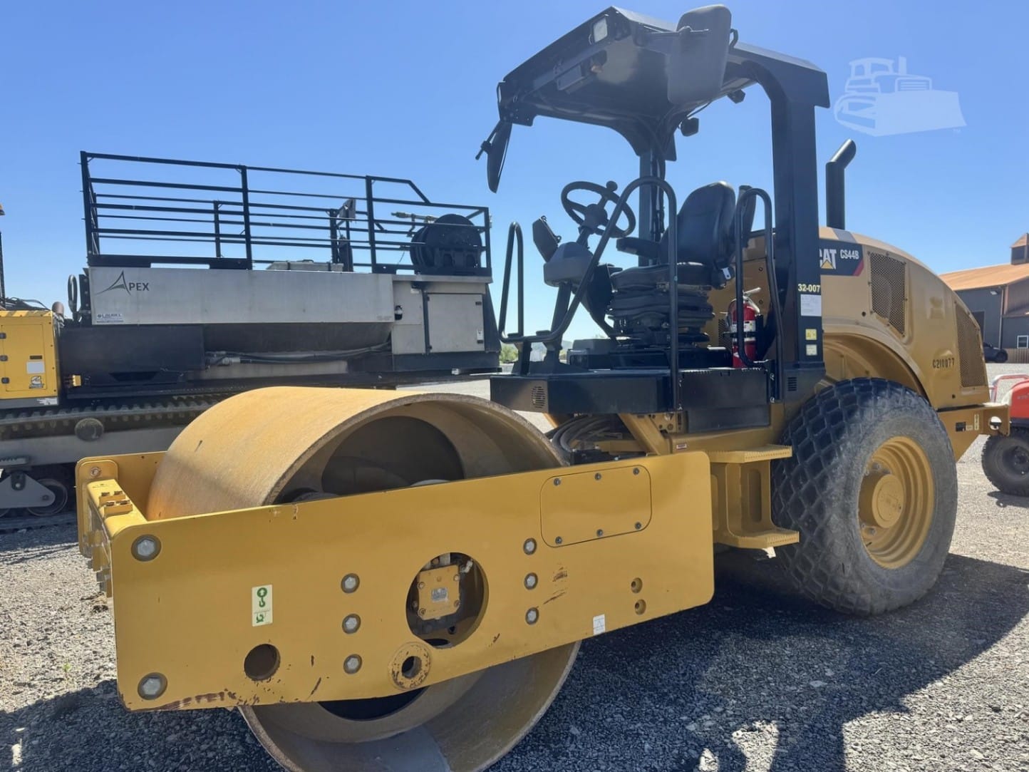 2021 Caterpillar CS44B Smooth Drum Rollers for sale in Blairsville, PA - listing photo 5 of 8