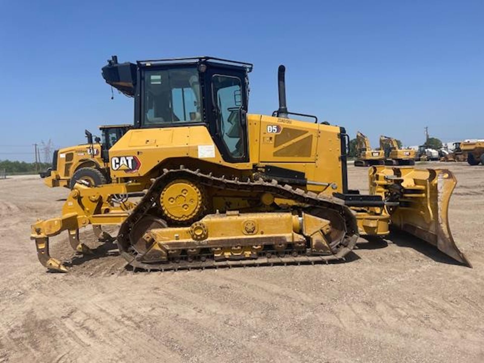 2021 Caterpillar D5 Dozers for sale in Grand Prairie, TX - listing photo 2 of 6