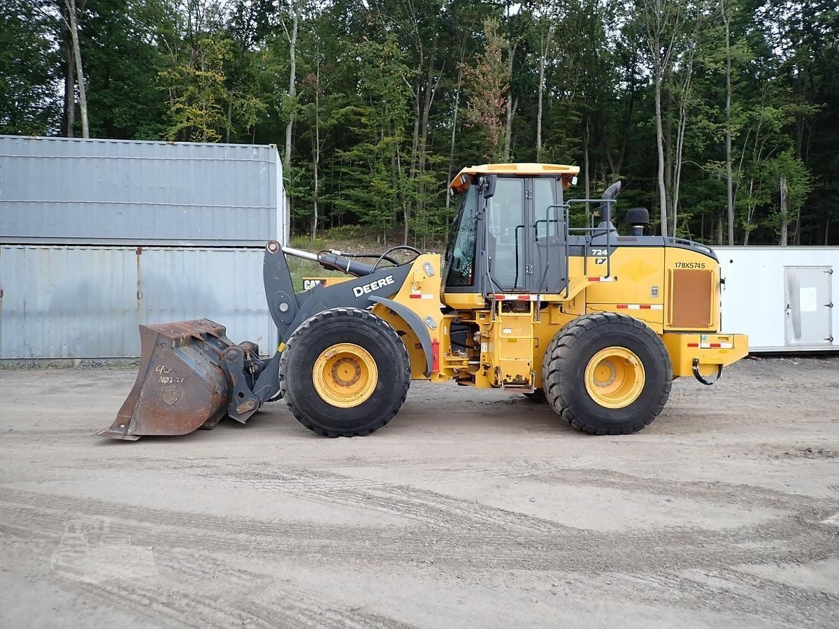 2021 John Deere 724 P-Tier Wheel Loaders for sale in Carbondale, PA - listing photo 3 of 8