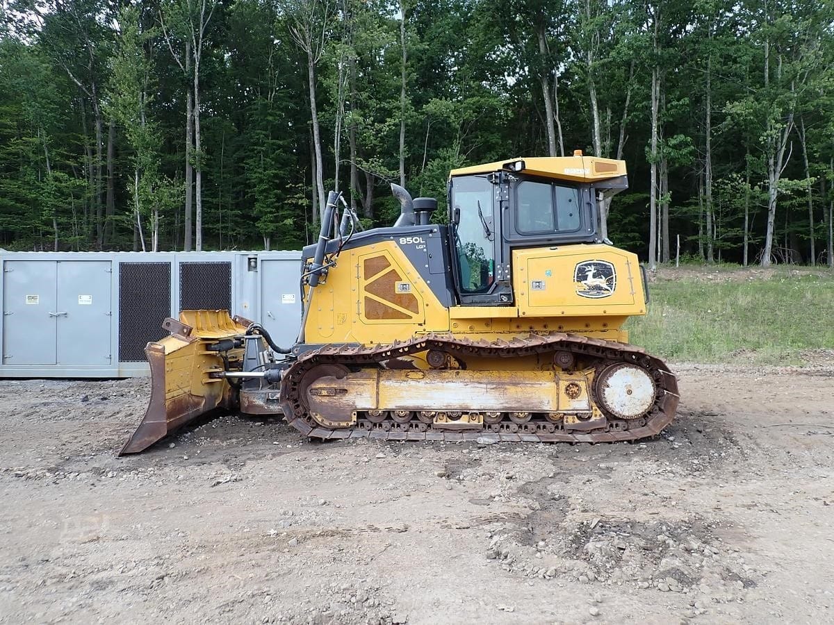 2021 John Deere 850L LGP Dozers for sale in Carbondale, PA - listing photo 2 of 8