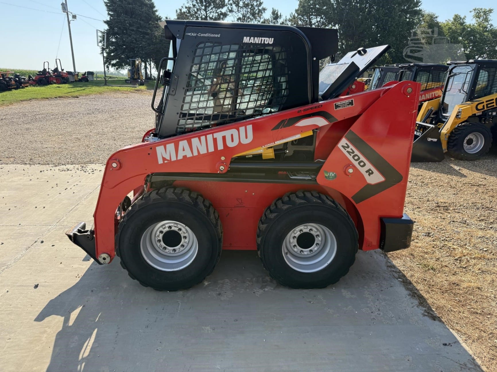 2021 Manitou 2200R Skid Steer Loaders for sale in Hull, IA - listing photo 2 of 11