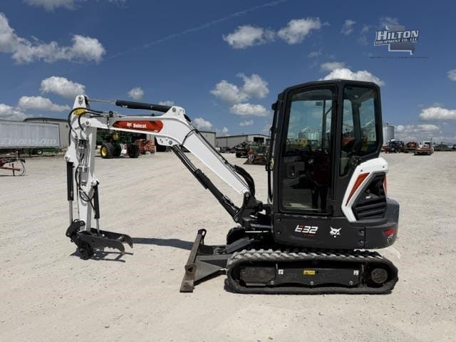 2022 Bobcat E32i Excavators for sale in Gallatin, MO - listing photo 2 of 8