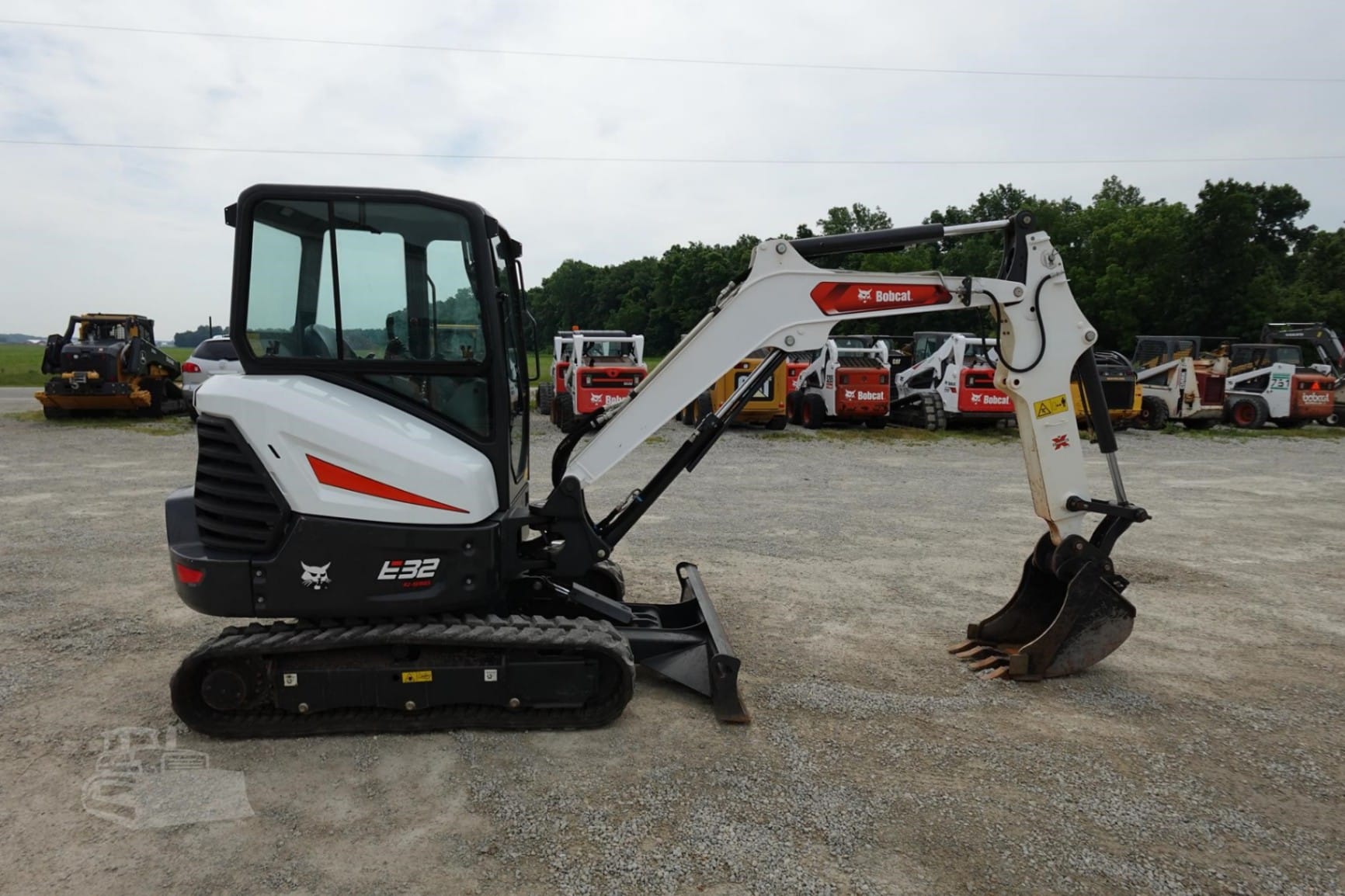 2022 Bobcat E32R2 Excavators for sale in Versailles, OH - listing photo 5 of 8