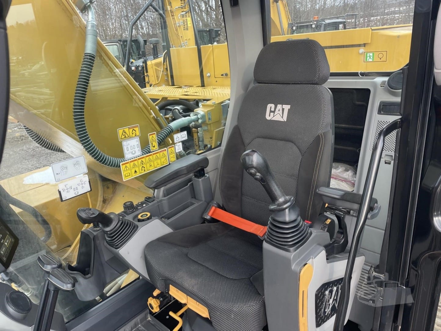 2022 Caterpillar 320 Excavators for sale in Meyersdale, PA - listing photo 5 of 7