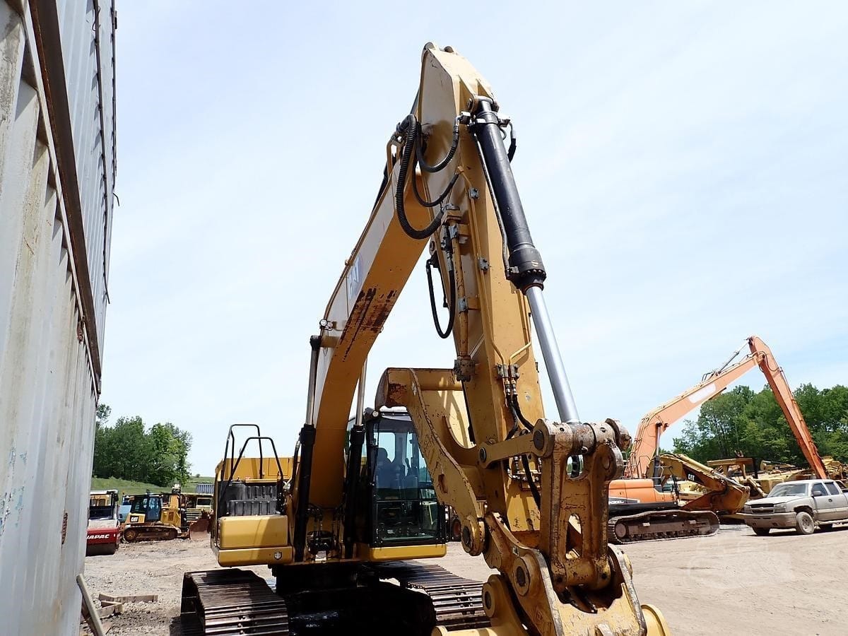 2022 Caterpillar 323 Excavators for sale in Carbondale, PA - listing photo 7 of 8