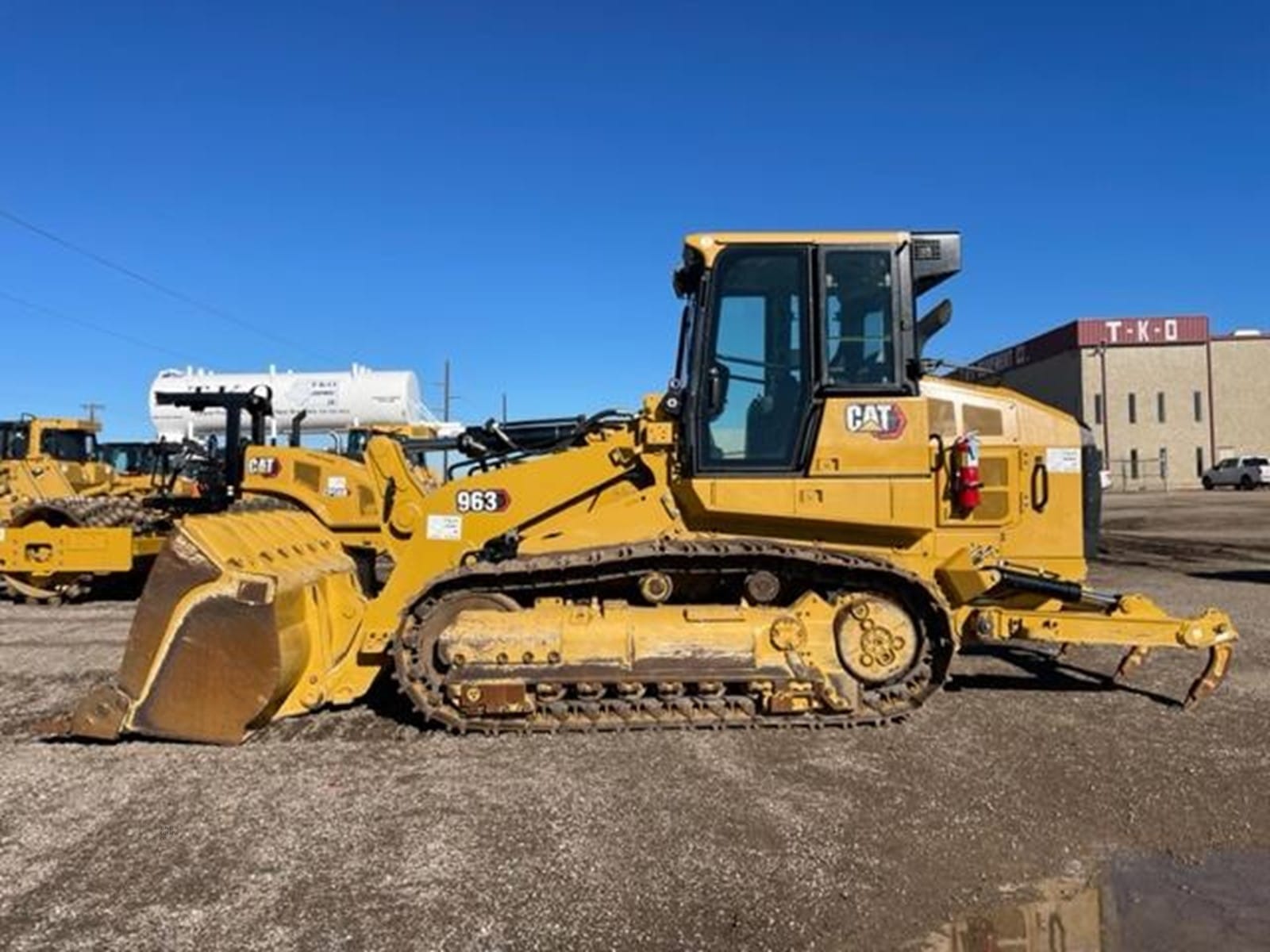 2022 Caterpillar 963 Track Loaders for sale in Grand Prairie, TX - listing photo 2 of 7