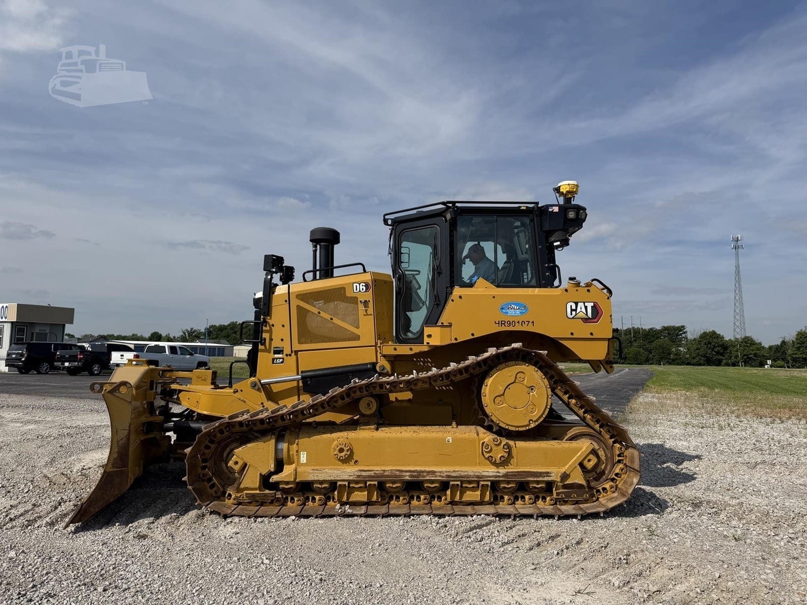 2022 Caterpillar D6 LGP Dozers for sale in Pontoon Beach, IL - listing photo 2 of 8