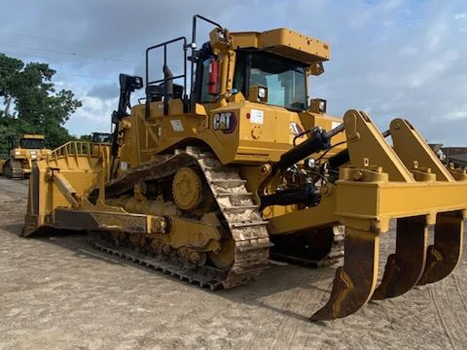 2022 Caterpillar D8T Dozers for sale in Grand Prairie, TX - listing photo 2 of 6