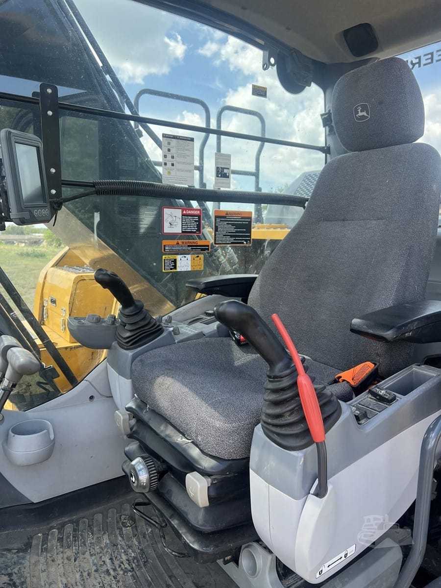 2022 John Deere 210G LC Excavators for sale in Ada, OK - listing photo 4 of 8