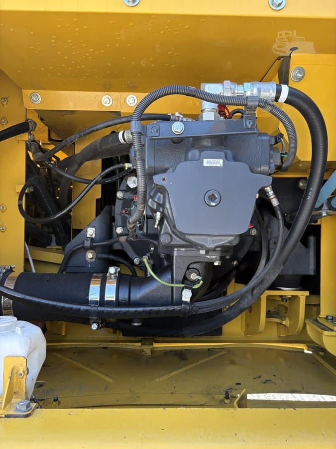 2022 Komatsu PC360LC-11 Excavators for sale in Painesville, OH - listing photo 5 of 8