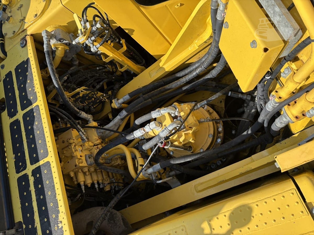 2022 Komatsu PC360LC-11 Excavators for sale in Painesville, OH - listing photo 7 of 8