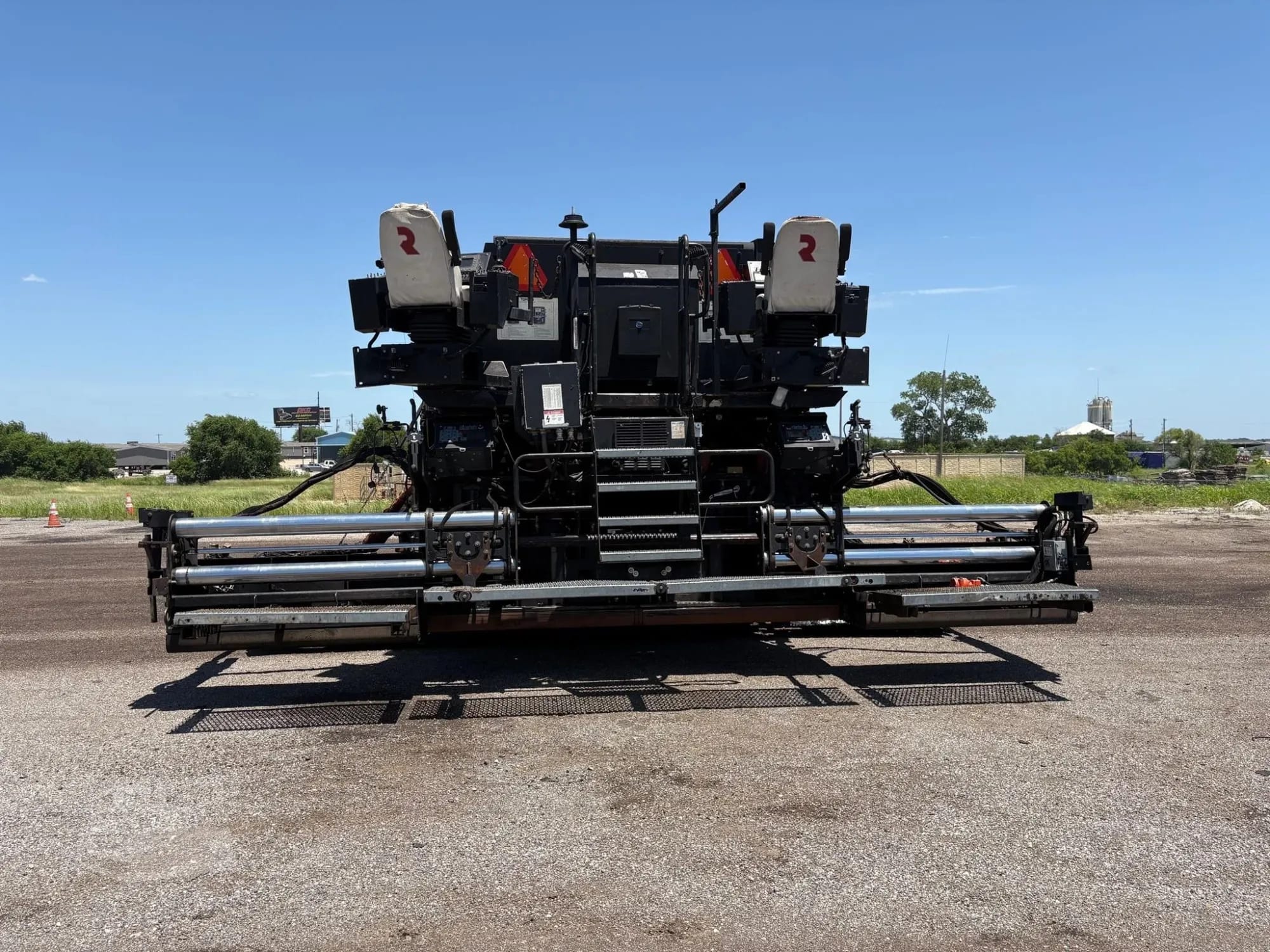 2022 ROADTEC SP200E Asphalt Pavers for sale in Rhome, TX - listing photo 16 of 17
