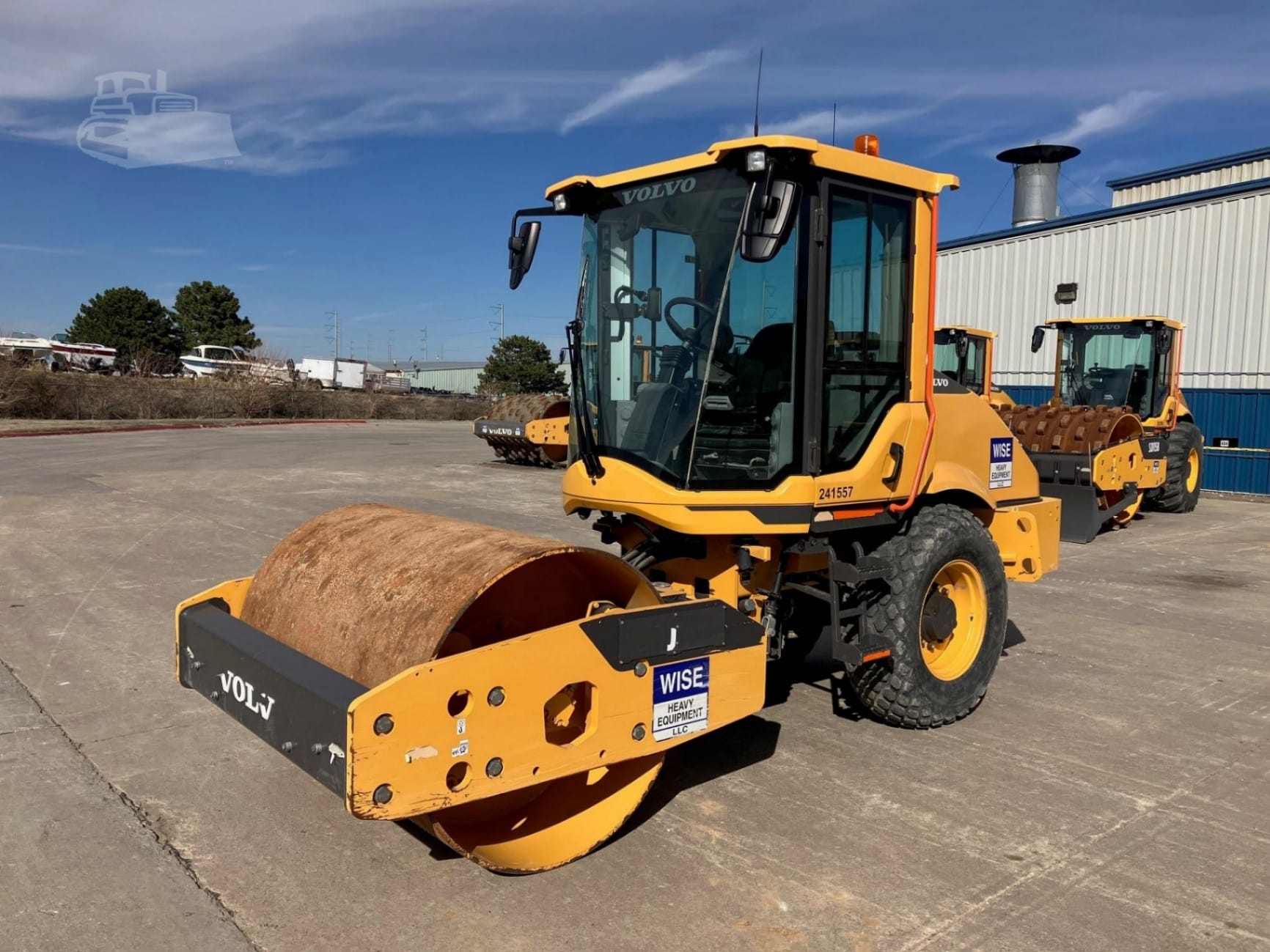 2022 Volvo SD75B Smooth Drum Rollers for sale in Omaha, NE - listing photo 3 of 8