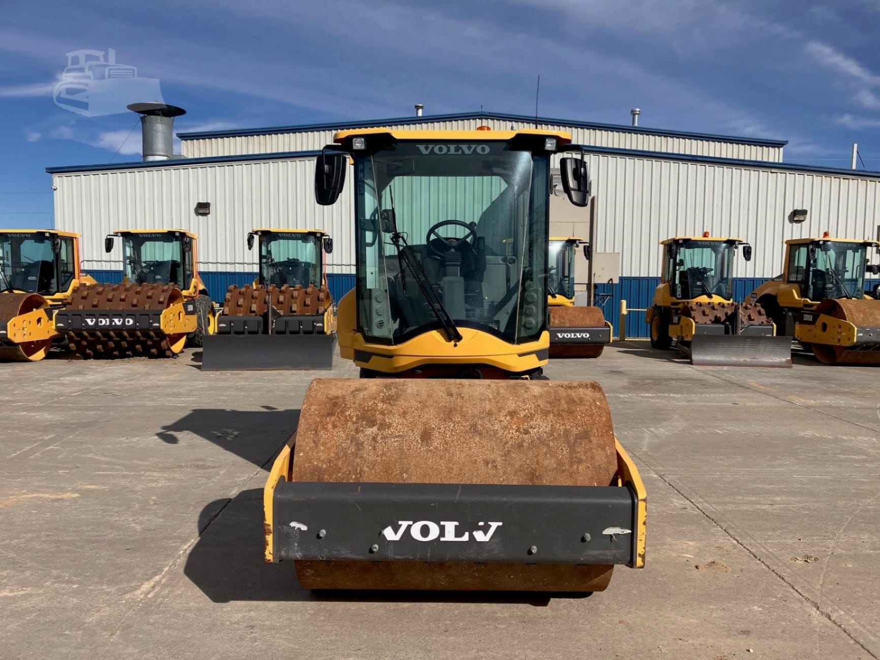 2022 Volvo SD75B Smooth Drum Rollers for sale in Omaha, NE - listing photo 4 of 8