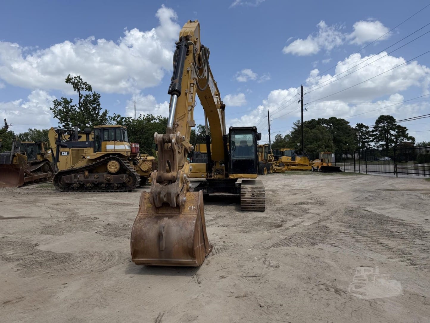 2023 Caterpillar 320 Excavators for sale in Houston, TX - listing photo 4 of 6