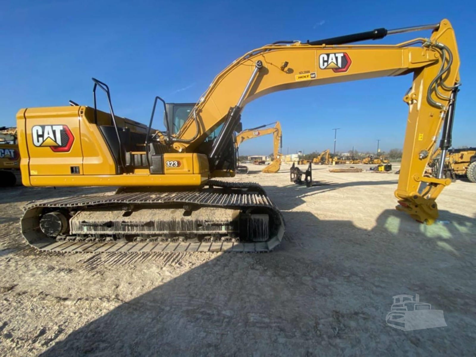 2023 Caterpillar 323 Excavators for sale in San Antonio, TX - listing photo 2 of 7