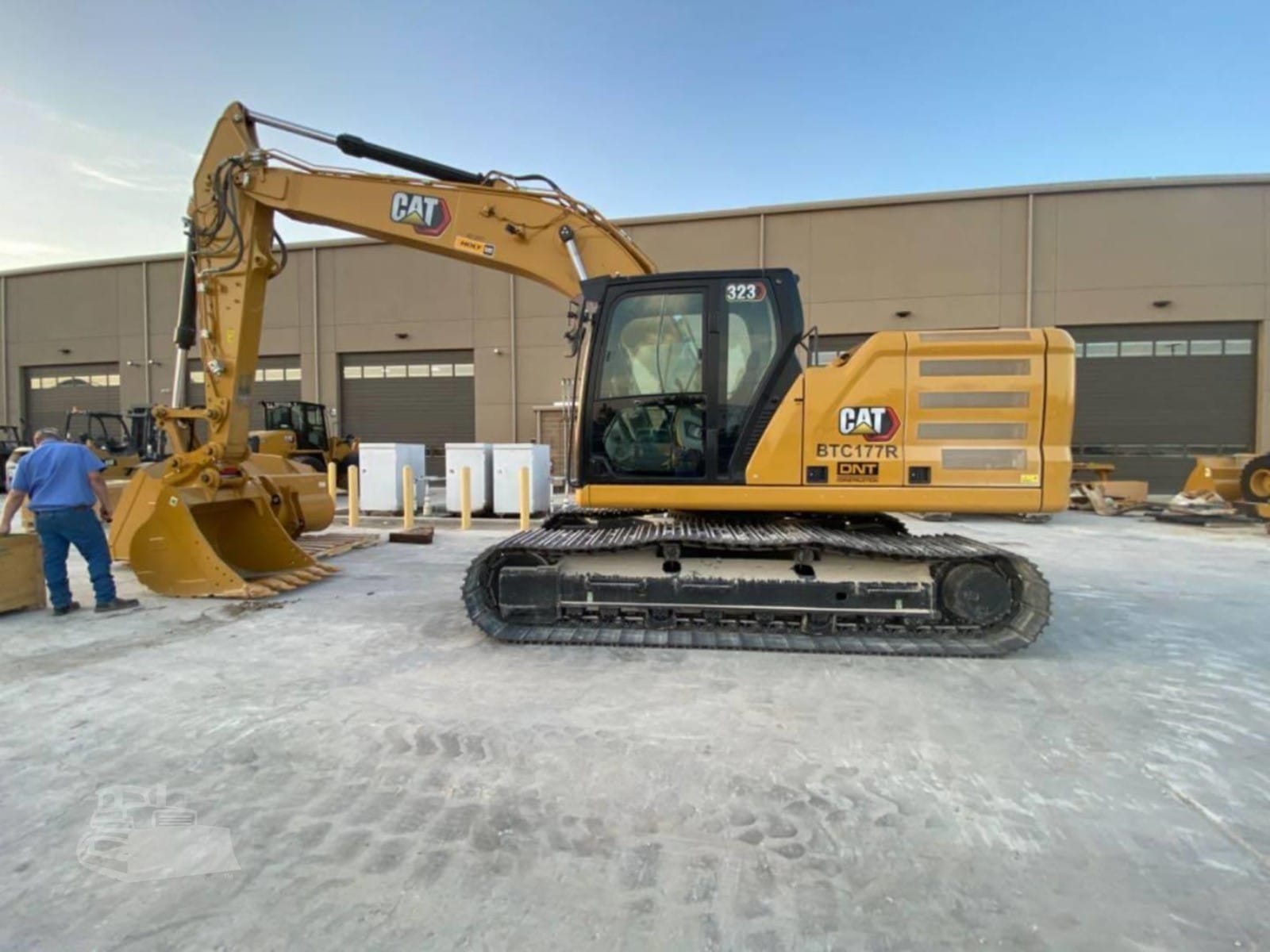 2023 Caterpillar 323 Excavators for sale in San Antonio, TX - primary listing photo of 7